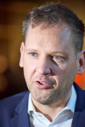 - Wien 09.10.2026 - Nach den gestrigen Entscheidungen um die interimistische Parteiführung der Bundes-SPÖ gab es heute im Hotel Gilbert eine Pressekonferenz der neuen geschäftführenden Dopplspitze der SPÖ die bis Anfang 2027 die Geschäfte leiten wird bis ein neuer SPÖ Bundesparteivorstand gewählt wird. PHOTO: Die Übergangsvorsitzenden der SPÖ, Klubobmann Philip Kucher. Vienna (AUSTRIA) - Following yesterday’s decisions regarding the interim leadership of the federal SPÖ, a press conference was held today at the Hotel Gilbert by the SPÖ’s new co-leadership team, which will manage the party’s affairs until early 2027, when a new federal executive committee of the SPÖ is elected. SPÖ,SPO,SPOE, Parteichefs, Spitze, Parteivorsitz, Parteifü