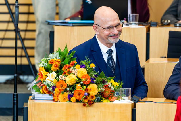 09.10.2026, GER, News Politik, 8.Wahlperiode, 58.Plenarsitzung im Plenarsaal Thüringer Landtag, Wahl zum Vizepräsidenten des Thüringer Landtag Steffen Quasebarth (Thüringen.Gerecht) wird im zweiten Wahlgang zum Vizepräsidenten des Thüringer Landtag gewählt 99096 Erfurt Thueringer Landtag Thüringen Deutschland