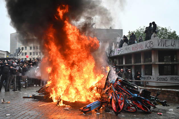 Clashes erupt between police and protesters during anti-government demonstrations in Brussels BRUSSELS, BELGIUM - OCTOBER 09: Clashes break out between police and some protesters during demonstrations against the federal government s economic and social policies in Brussels, Belgium, on October 09, 2026. Dursun Aydemir Anadolu Brussels Hoofdstedelijk Gewest Belçika. Editorial use only. Please get in touch for any other usage.  Copyright: x2026xAnadoluxDursunxAydemirx