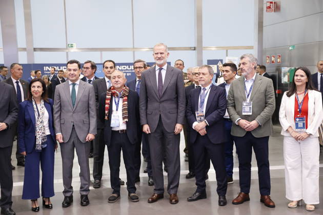King Felipe VI Closes the Indudef 2026 Defense Industry Congress in Córdoba His Majesty King Felipe VI with the president of the Regional Government of Andalusia, Juanma Moreno (2i), the Minister of Defense, Margarita Robles (1i), the Secretary General of UGT, Pepe Álvarez (3i), the Secretary General of UGT A, Óskar Martín (2d), and the Secretary General of UGT FICA, Mariano Hoya 3d, during the closing ceremony of the Indudef 2026 Defense Industry Congress on October 9, 2026, in Córdoba, Andalusia, Spain. Over the course of three days, Indudef brought together companies involved in defense, technology, and innovation, in addition to panel discussions, professional meetings, and spaces designed to foster collaboration and networking. OCTOBE Copyright: xMaderoxCuberox 7831653