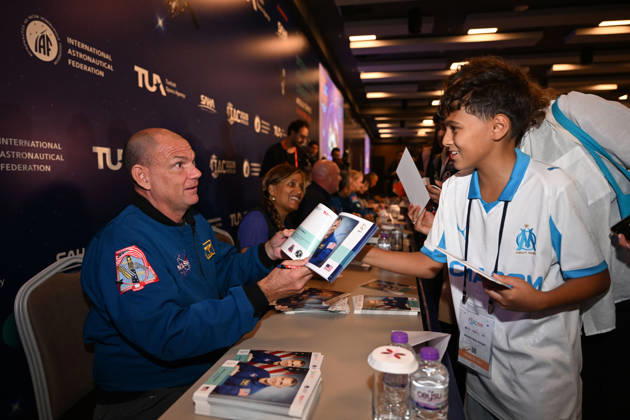 Astronauts meet visitors at autograph session during International Astronautical Congress ANTALYA, TURKIYE - OCTOBER 09: Astronauts from various countries meet visitors during an autograph session on Public Day of the 77th International Astronautical Congress (IAC 2026) at the NEST Congress Center in Antalya, Turkiye, on October 09, 2026. Organized by the International Astronautical Federation (IAF) under the coordination of the Ministry of Industry and Technology and hosted by the Turkish Space Agency (TUA) and SAHA Istanbul, the congress opens its doors to the public on its final day. Muhammed Abdullah Kurtar Anadolu Antalya Turkey. Editorial use only. Please get in touch for any other usage.  Copyright: x2026xAnadoluxMuhammedxAbdullahxKurtarx