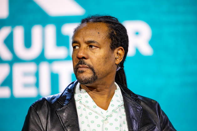 Colson Whitehead auf der Frankfurter Buchmesse 09.10.2026: Der US-amerikanische Schriftsteller und zweifache Pulitzer-Preisträger Colson Whitehead stellt auf der Frankfurter Buchmesse 2026 im ARD-Forum seinen Roman Cool Machine vor. Der international erfolgreiche Autor ist insbesondere für seine preisgekrönten Romane Underground Railroad und Die Nickel Boys bekannt. Frankfurt am Main Messe Hessen Deutschland
