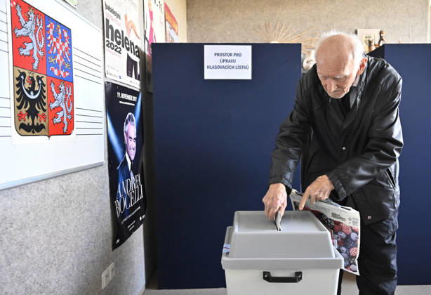 The two-day elections to municipal assemblies started in the Czech Republic together with the first round of the elections to one-third of the Senate, on October 9, 2026. On the photo polling place in Zlin. (CTKxPhoto DaliborxGluck) CTKPhotoP2026100905779  CTKPhotoP2026100905779