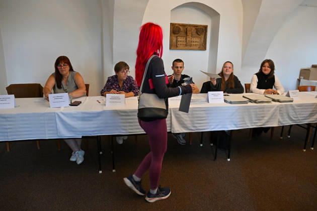 The two-day elections to municipal assemblies started in the Czech Republic together with the first round of the elections to one-third of the Senate, on October 9, 2026. On the photo polling place for municipal elections in Stara Ves nad Ondrejnici. (CTKxPhoto JaroslavxOzana) CTKPhotoP2026100905725  CTKPhotoP2026100905725