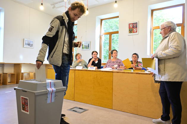 The two-day elections to municipal assemblies started in the Czech Republic together with the first round of the elections to one-third of the Senate, on October 9, 2026. On the photo polling place in Velatice, South Moravian Region. (CTKxPhoto VaclavxSalek) CTKPhotoP2026100905431  CTKPhotoP2026100905431