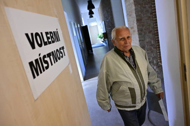 The two-day elections to municipal assemblies started in the Czech Republic together with the first round of the elections to one-third of the Senate, on October 9, 2026. On the photo polling place in Velatice, South Moravian Region. (CTKxPhoto VaclavxSalek) CTKPhotoP2026100905822  CTKPhotoP2026100905822