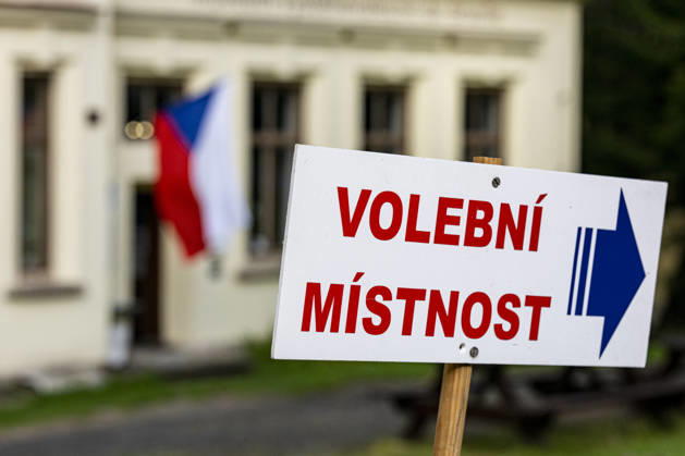 The two-day elections to municipal assemblies started in the Czech Republic together with the first round of the elections to one-third of the Senate, on October 9, 2026. On the photo a polling place in new electoral district in Ralsko-Nahlov. (CTKxPhoto RadekxPetrasek) CTKPhotoP2026100905611  CTKPhotoP2026100905611