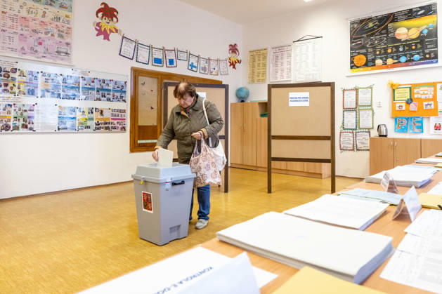 The two-day elections to municipal assemblies started in the Czech Republic together with the first round of the elections to one-third of the Senate, on October 9, 2026. On the photo a polling place in Hradec Kralove. (CTKxPhoto DavidxTanecek) CTKPhotoP2026100905308  CTKPhotoP2026100905308