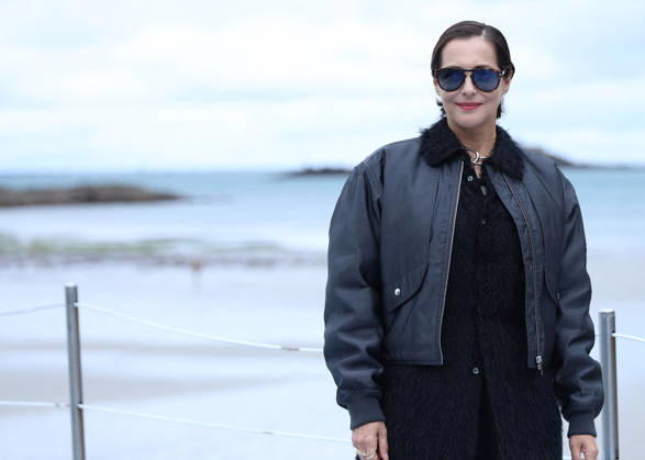 Amira Casar by the seawater pool on L Ecluse Beach during the 37th Dinard British and Irish Film Festival, France, on October 9, 2026. Denis Guignebourg, Bestimage. 37th Dinard British Irish Film Festival on October 9, 2026, in Dinard, France. Dinard, France  Copyright: xDenisxGuignebourgx xBestimagexDenisxGuignebourgx xBestimagex