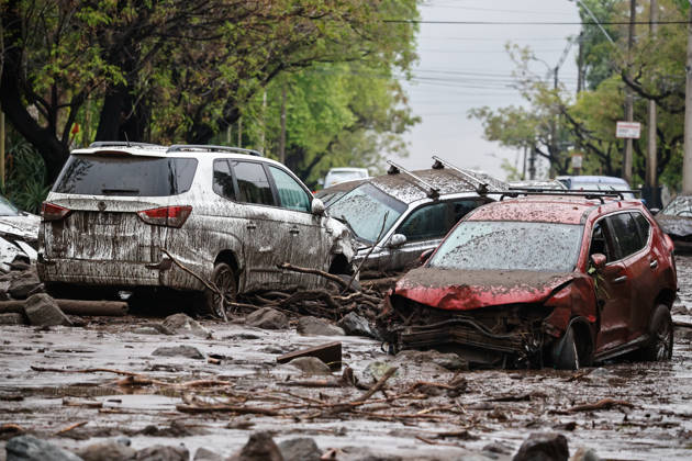 Santiago, October 9, 2026: Consequences of a mudslide that affected the area from San Carlos de Apoquindo to Los Dominicos in the Las Condes district, causing widespread damage and sweeping away vehicles and people. Diego Martin Aton, Chile, Aton 1198117 jpeg  Copyright: DIEGOxMARTIN ATONxCHILE