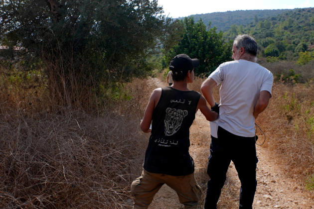 Clashes erupt between Israeli settlers and Palestinian farmers in West Bank RAMALLAH, WEST BANK - OCTOBER 9: Clashes break out between Israeli settlers, accompanied by Israeli soldiers, and Palestinian farmers harvesting olives in the town of Deir Ibzi, near Ramallah in West Bank, on October 9, 2026. The incident reportedly involved damage to olive crops and provocative actions by the settlers. Issam Rimawi Anadolu Ramallah West Bank. Editorial use only. Please get in touch for any other usage.  Copyright: x2026xAnadoluxIssamxRimawix