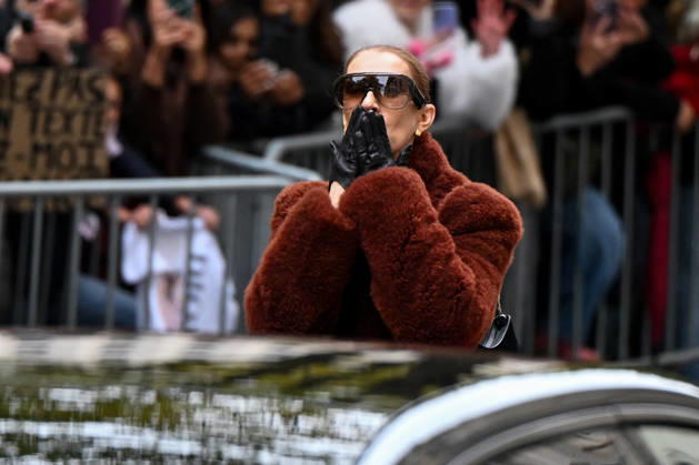 Celine Dion Leaves Her Hotel - Paris Celine Dion spend time with fans before going to the venue, at the Hotel Royal Monceau in Paris, France, on October 9, 2026. Photo by Lionel Urman ABACAPRESS.COM Paris France  Copyright: xUrmanxLionel ABACAx