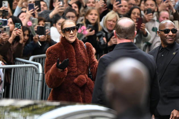 Celine Dion Leaves Her Hotel - Paris Celine Dion spend time with fans before going to the venue, at the Hotel Royal Monceau in Paris, France, on October 9, 2026. Photo by Lionel Urman ABACAPRESS.COM Paris France  Copyright: xUrmanxLionel ABACAx