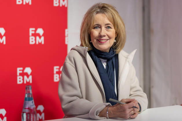 Buchmesse Frankfurt 2026 Charlotte Link signiert auf der Agora ihre Bücher., Frankfurt am Main Hessen Deutschland Messegelände