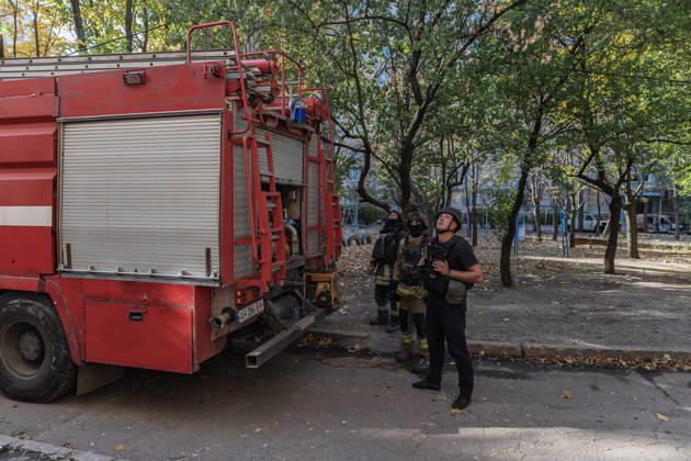 Aftermath of Russian drone strike in Ukraine KRAMATORSK, UKRAINE - OCTOBER 9: Ukrainian firefighters put out a fire after a Russian FPV drone struck a residential building in Kramatorsk, Ukraine, on 9 October 2026 Diego Herrera Carcedo Anadolu Kramatorsk Ukraine. Editorial use only. Please get in touch for any other usage.  Copyright: x2026xAnadoluxDiegoxHerreraxCarcedox