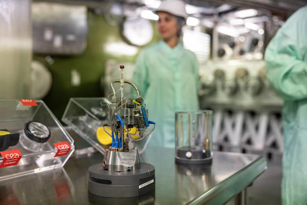 French President Emmanuel Macron and German President Frank Walter Steinmeier visit the Laser Mégajoule research facility operated by the French Alternative Energies and Atomic Energy Commission (CEA). The facility is part of France’s nuclear deterrence simulation program, located in Le Barp, France, on October 9, 2026. Margot Le Gonidec, Pool Bestimage, Le Barp, France  Copyright: xMargotxLexGonidecx xPoolx xBestimagexMargotxLexGonidecx xPoolx xBestimagex