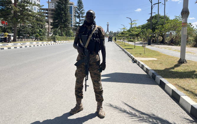 Ethiopian pro-government forces patrol streets of Mekelle MEKELLE, ETHIOPIA - OCTOBER 09 : Pro-government Ethiopian forces patrol the streets after regaining control of the regional capital following the withdrawal of the Tigray People s Liberation Front (TPLF) forces, in Tigray region, Ethiopia on October 09, 2026. Stringer Anadolu Mekelle Ethiopia. Editorial use only. Please get in touch for any other usage.  Copyright: x2026xAnadoluxStringerx