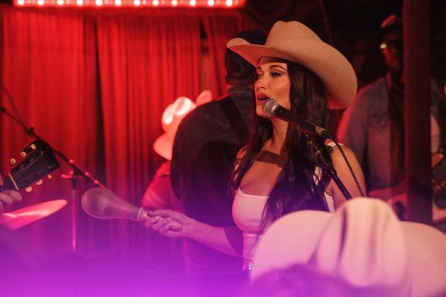 October 9, 2026: Austin, Texas. Kacey Musgraves performed a surprise show at the White Horse after her concert.  - ZUMAda1_ 20261009_zap_da1_057 Copyright: xSandraxDahdahx