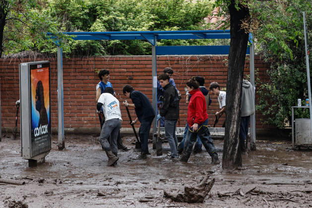 Santiago, October 9, 2026: Consequences of a mudslide that affected the area from San Carlos de Apoquindo to Los Dominicos in the Las Condes district, causing widespread damage and sweeping away vehicles and people. Diego Martin Aton, Chile, Aton 1198205 jpeg  Copyright: DIEGOxMARTIN ATONxCHILE