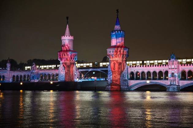 Festival of Lights ** NUR FÜR REDAKTIONELLE ZWECKE ** EDITORIAL USE ONLY **<p>Festival of Lights an der Oberbaumbrücke. Deutschland Berlin Berlin Copyright: JörgxCarstensen