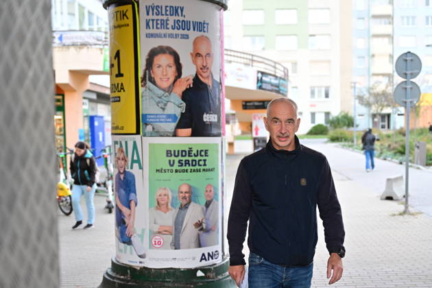 The two-day elections to municipal assemblies started in the Czech Republic together with the first round of the elections to one-third of the Senate, on October 9, 2026. On the photo: Martin Kuba, chairman of the Nase Cesko movement, cast his vote in the municipal elections in Ceske Budejovice in his electoral district in the Vltava housing estate. (CTKxPhoto VaclavxPancer) CTKPhotoP2026100907824  CTKPhotoP2026100907824