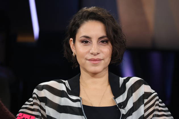Almila Bagriacik, Schauspielerin, zu Gast in der NDR Talk Show am 9.10.2026 im 3. Programm des NDR Fernsehen, Fototermin vor der Aufzeichnung am 2.10.2026 im Fernsehstudio Hamburg Lokstedt
