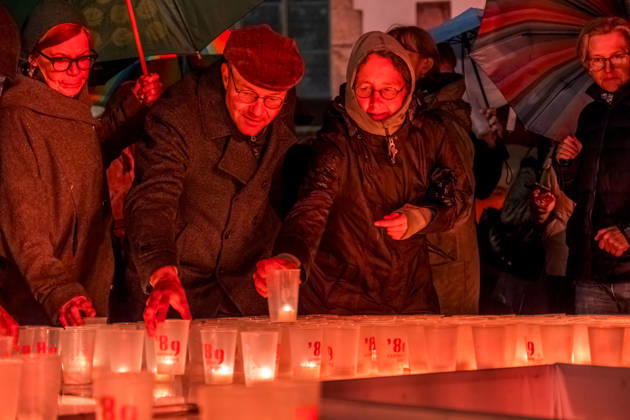 Seit 2009 findet in Leipzig zur Erinnerung an die Montagsdemonstrationen im Jahr 1989 am 9. Oktober das Lichtfest statt. Licht und Kunstinstallationen illuminieren die Stadt, menschen laufen mit Kerzen durch die Stadt. Lichtfest 2026