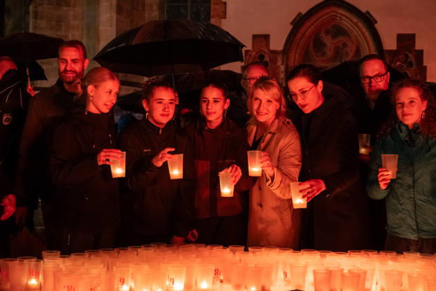 Seit 2009 findet in Leipzig zur Erinnerung an die Montagsdemonstrationen im Jahr 1989 am 9. Oktober das Lichtfest statt. Licht und Kunstinstallationen illuminieren die Stadt, menschen laufen mit Kerzen durch die Stadt. Lichtfest 2026