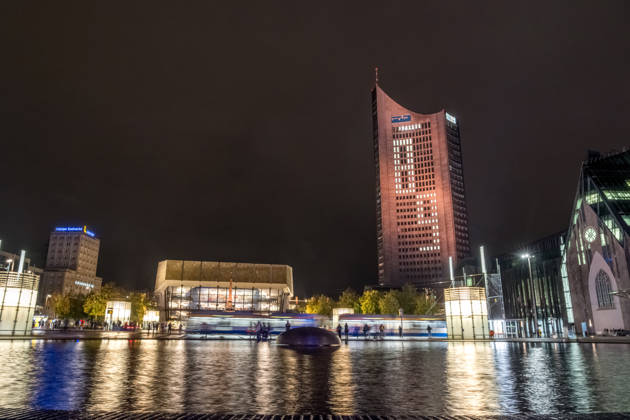 Seit 2009 findet in Leipzig zur Erinnerung an die Montagsdemonstrationen im Jahr 1989 am 9. Oktober das Lichtfest statt. Licht und Kunstinstallationen illuminieren die Stadt, menschen laufen mit Kerzen durch die Stadt. Lichtfest 2026