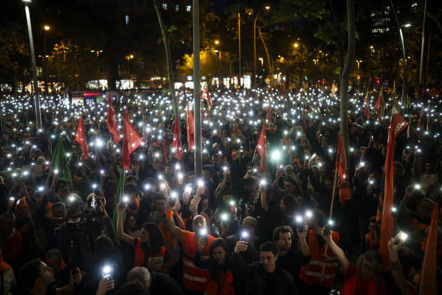 Demonstration by the Socialist Housing Union of Catalonia: Hundreds of people at a rally organized by the Tenants’ Union, the Socialist Housing Union of Catalonia, and COSHAC under the slogan For Olga and Maricarmen: The Housing Industry Kills, on October 9, 2026, in Barcelona, Catalonia, Spain OCTOBER 9, 2026 CATALONIA HOUSING PROTEST UNION RENTERS Lorena Sopê Barcelona Catalonia Barcelona Catalonia Spain  Copyright: xLorenaxSopÃªnax 7833449