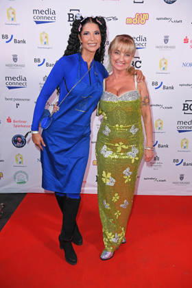 Micaela Schäfer, Jacqueline Boy (Gründerin des Kinderschutzengel e.V.) bei der KINDERSCHUTZENGEL E.V. GALA 2026 im Spindler & Klatt in Berlin am 09.10.2026