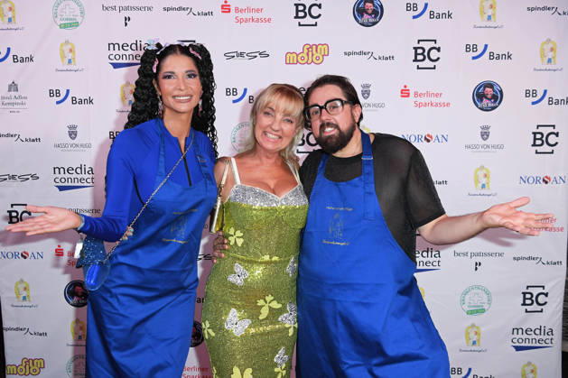 Micaela Schäfer, Jacqueline Boy (Gründerin des Kinderschutzengel e.V.), Steven Preisner bei der KINDERSCHUTZENGEL E.V. GALA 2026 im Spindler & Klatt in Berlin am 09.10.2026