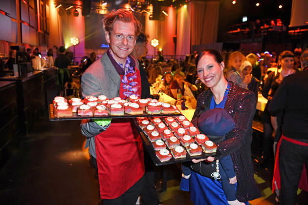 Johannes Heinrichs mit Ehefrau Nadja Jo Klapper bei der KINDERSCHUTZENGEL E.V. GALA 2026 im Spindler & Klatt in Berlin am 09.10.2026