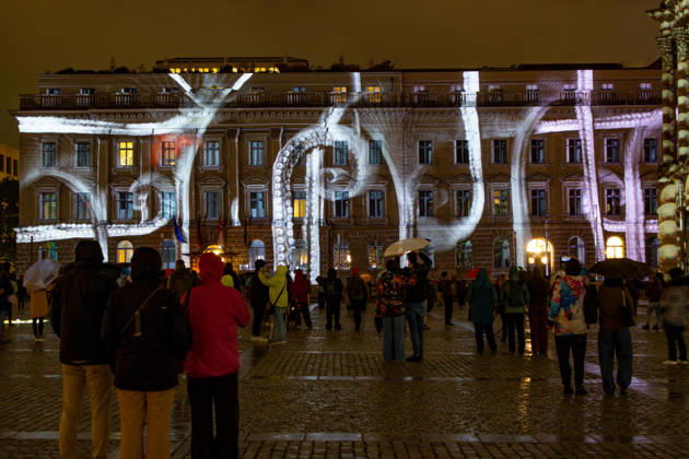 Festival of Lights 2026 Festival of Lights ** NUR FÜR REDAKTIONELLE ZWECKE ** EDITORIAL USE ONLY ** Festival of Lights 2026 am Bebelplatz mit der Juristischen Fakultät, Der Staatsoper, dem Hotel de Rome und der St. Hedwigs Kathedrale Berlin Berlin Deutschland _H0A7450