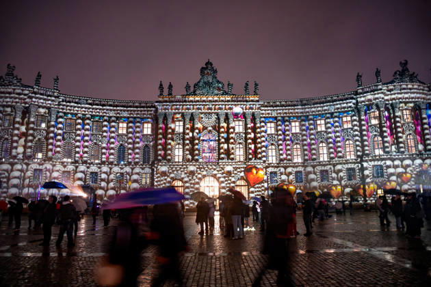 Festival of Lights 2026 Festival of Lights ** NUR FÜR REDAKTIONELLE ZWECKE ** EDITORIAL USE ONLY ** Festival of Lights 2026 am Bebelplatz mit der Juristischen Fakultät, Der Staatsoper, dem Hotel de Rome und der St. Hedwigs Kathedrale Berlin Berlin Deutschland _JK16900