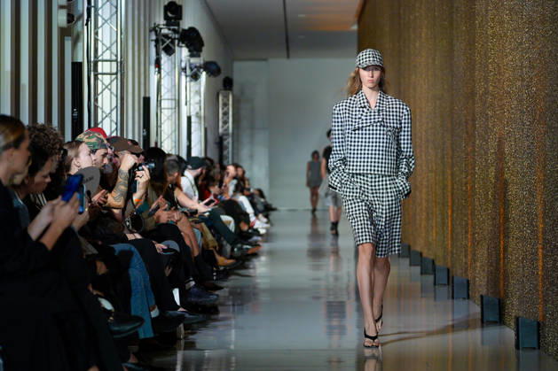 Lisbon Fashion Week in Lisboa, Portugal - 09 Oct 2026 A model walks the runway during Luis Carvalho fashion show at ModaLisboa Priority, Lisbon Fashion Week in Lisboa. Lisbon Portugal Copyright: xBrunoxdexCarvalhox xSOPAxImagesx brunodecarvalho_modalisboapriority-493