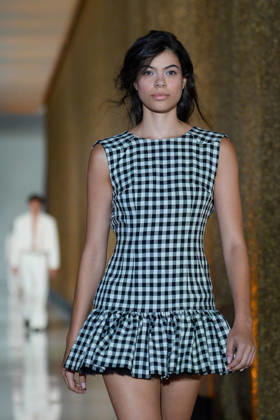 Lisbon Fashion Week in Lisboa, Portugal - 09 Oct 2026 A model walks the runway during Luis Carvalho fashion show at ModaLisboa Priority, Lisbon Fashion Week in Lisboa. Lisbon Portugal Copyright: xBrunoxdexCarvalhox xSOPAxImagesx brunodecarvalho_modalisboapriority-621