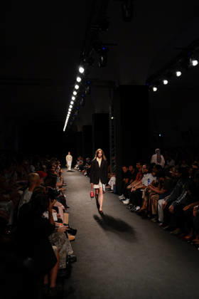 Lisbon Fashion Week in Lisboa, Portugal - 09 Oct 2026 A model walks the runway during Adolfo Dominguez fashion show at ModaLisboa Priority, Lisbon Fashion Week in Lisboa. Lisbon Portugal Copyright: xBrunoxdexCarvalhox xSOPAxImagesx brunodecarvalho_modalisboapriority-671