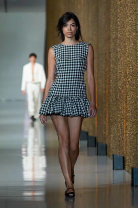 Lisbon Fashion Week in Lisboa, Portugal - 09 Oct 2026 A model walks the runway during Luis Carvalho fashion show at ModaLisboa Priority, Lisbon Fashion Week in Lisboa. Lisbon Portugal Copyright: xBrunoxdexCarvalhox xSOPAxImagesx brunodecarvalho_modalisboapriority-708