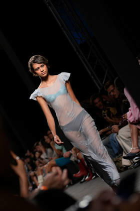 Lisbon Fashion Week in Lisboa, Portugal - 09 Oct 2026 A model walks the runway during Francisca Nabinho fashion show at ModaLisboa Priority, Lisbon Fashion Week in Lisboa. Lisbon Portugal Copyright: xBrunoxdexCarvalhox xSOPAxImagesx brunodecarvalho_modalisboapriority-1279