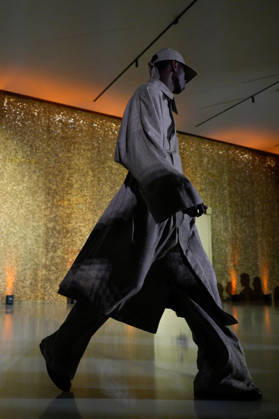 Lisbon Fashion Week in Lisboa, Portugal - 09 Oct 2026 A model walks the runway during Luis Carvalho fashion show at ModaLisboa Priority, Lisbon Fashion Week in Lisboa. Lisbon Portugal Copyright: xBrunoxdexCarvalhox xSOPAxImagesx brunodecarvalho_modalisboapriority-1433