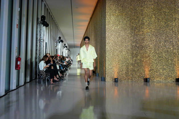 Lisbon Fashion Week in Lisboa, Portugal - 09 Oct 2026 A model walks the runway during Luis Carvalho fashion show at ModaLisboa Priority, Lisbon Fashion Week in Lisboa. Lisbon Portugal Copyright: xBrunoxdexCarvalhox xSOPAxImagesx brunodecarvalho_modalisboapriority-1697