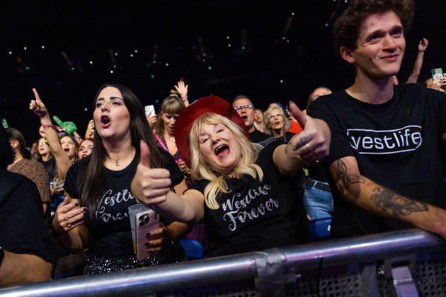 Westlife fans at The O2, London for Westlife™s 25th Anniversary Tour on October 9, 2026. LONDON, ENGLAND - OCTOBER 9: Westlife fans at The O2, London for Westlife™s 25th Anniversary Tour on October 9, 2026., Credit:Pupat Chenaksara Avalon UK, London  Copyright: xPupatxChenaksarax xAvalonx 1141877883