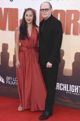 Steve Buscemi mit Ehefrau Karen Ho bei der Premiere des Kinofilms Wild Horse Nine auf dem 70. BFI London Film Festival 2026 in der Royal Festival Hall. London, 09.10.2026