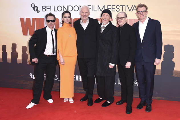 Sam Rockwell, Mariana Di Girolamo, Martin McDonagh, John Malkovich, Steve Buscemi und Graham Broadbent bei der Premiere des Kinofilms Wild Horse Nine auf dem 70. BFI London Film Festival 2026 in der Royal Festival Hall. London, 09.10.2026
