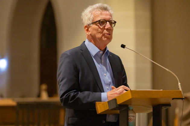 Der frühere Bundesinnen- und Verteidigungsminister Thomas de Maiziere (CDU) hält die 36. Bautzener Rede im Dom St. Petri. Bautzen, 09.10.2026. Unter dem Titel Was ist eigentlich los in Deutschland wer sind wir in Ost und West? spricht der 72-Jährige über die Entwicklung der Ost-West-Verhältnisse seit 1990 und die Erfahrungen aus mehr als drei Jahrzehnten deutscher Einheit. Die überparteiliche Vortragsreihe wird seit November 2022 von der Initiative Bautzen gemeinsam und dem Ökumenischen Domladen Bautzen e.V. organisiert. Sie dient als Forum für gesellschaftspolitischen Austausch. Copyright: xMatthiasxWehnertx
