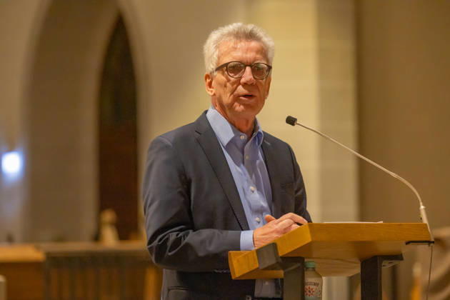 Der frühere Bundesinnen- und Verteidigungsminister Thomas de Maiziere (CDU) hält die 36. Bautzener Rede im Dom St. Petri. Bautzen, 09.10.2026. Unter dem Titel Was ist eigentlich los in Deutschland wer sind wir in Ost und West? spricht der 72-Jährige über die Entwicklung der Ost-West-Verhältnisse seit 1990 und die Erfahrungen aus mehr als drei Jahrzehnten deutscher Einheit. Die überparteiliche Vortragsreihe wird seit November 2022 von der Initiative Bautzen gemeinsam und dem Ökumenischen Domladen Bautzen e.V. organisiert. Sie dient als Forum für gesellschaftspolitischen Austausch. Copyright: xMatthiasxWehnertx
