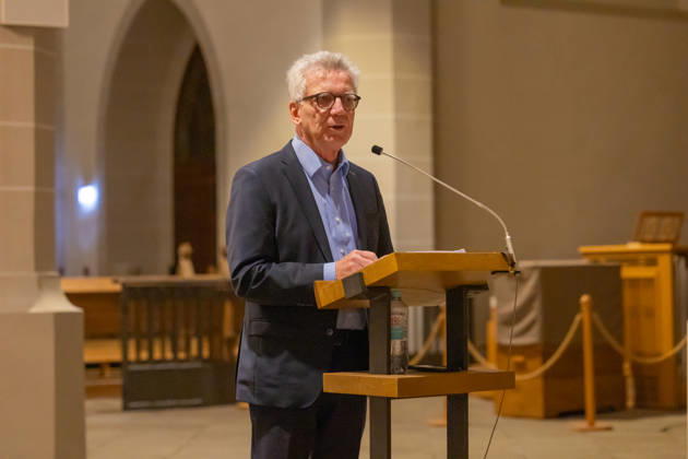 Der frühere Bundesinnen- und Verteidigungsminister Thomas de Maiziere (CDU) hält die 36. Bautzener Rede im Dom St. Petri. Bautzen, 09.10.2026. Unter dem Titel Was ist eigentlich los in Deutschland wer sind wir in Ost und West? spricht der 72-Jährige über die Entwicklung der Ost-West-Verhältnisse seit 1990 und die Erfahrungen aus mehr als drei Jahrzehnten deutscher Einheit. Die überparteiliche Vortragsreihe wird seit November 2022 von der Initiative Bautzen gemeinsam und dem Ökumenischen Domladen Bautzen e.V. organisiert. Sie dient als Forum für gesellschaftspolitischen Austausch. Copyright: xMatthiasxWehnertx
