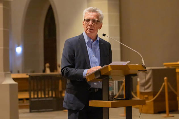 Der frühere Bundesinnen- und Verteidigungsminister Thomas de Maiziere (CDU) hält die 36. Bautzener Rede im Dom St. Petri. Bautzen, 09.10.2026. Unter dem Titel Was ist eigentlich los in Deutschland wer sind wir in Ost und West? spricht der 72-Jährige über die Entwicklung der Ost-West-Verhältnisse seit 1990 und die Erfahrungen aus mehr als drei Jahrzehnten deutscher Einheit. Die überparteiliche Vortragsreihe wird seit November 2022 von der Initiative Bautzen gemeinsam und dem Ökumenischen Domladen Bautzen e.V. organisiert. Sie dient als Forum für gesellschaftspolitischen Austausch. Copyright: xMatthiasxWehnertx