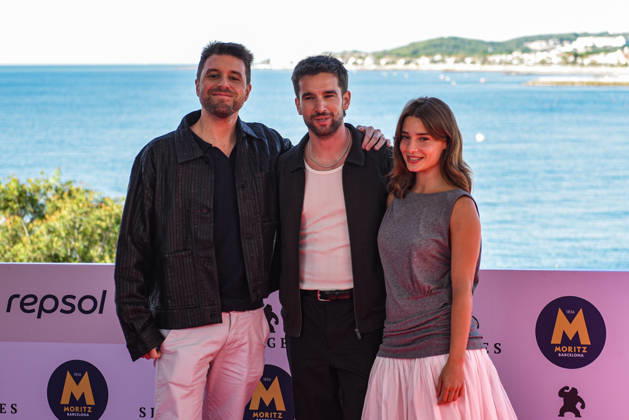 Photocall for the film *Apocalipsis Z: Nuevo mundo* at the Sitges Film Festival I D Director Carles Torrens and actors Carlos Alcaide and Júlia Martínez during the photocall for the film *Apocalipsis Z: Nuevo mundo* at the Sitges Film Festival on October 10, 2026, in Sitges, Barcelona, Catalonia, Spain. The film is the sequel to *Apocalipsis Z: The Beginning of the End*, and is based on the trilogy by Galician author Manel Loureiro. October 10, 2026, Sitges, Barcelona, Catalonia, Sitges, Barcelona, Catalonia, Spain Copyright: xAlbertoxParedesx 7834524